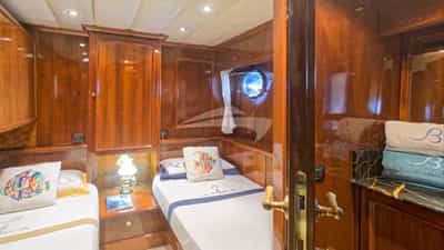 Twin Cabin