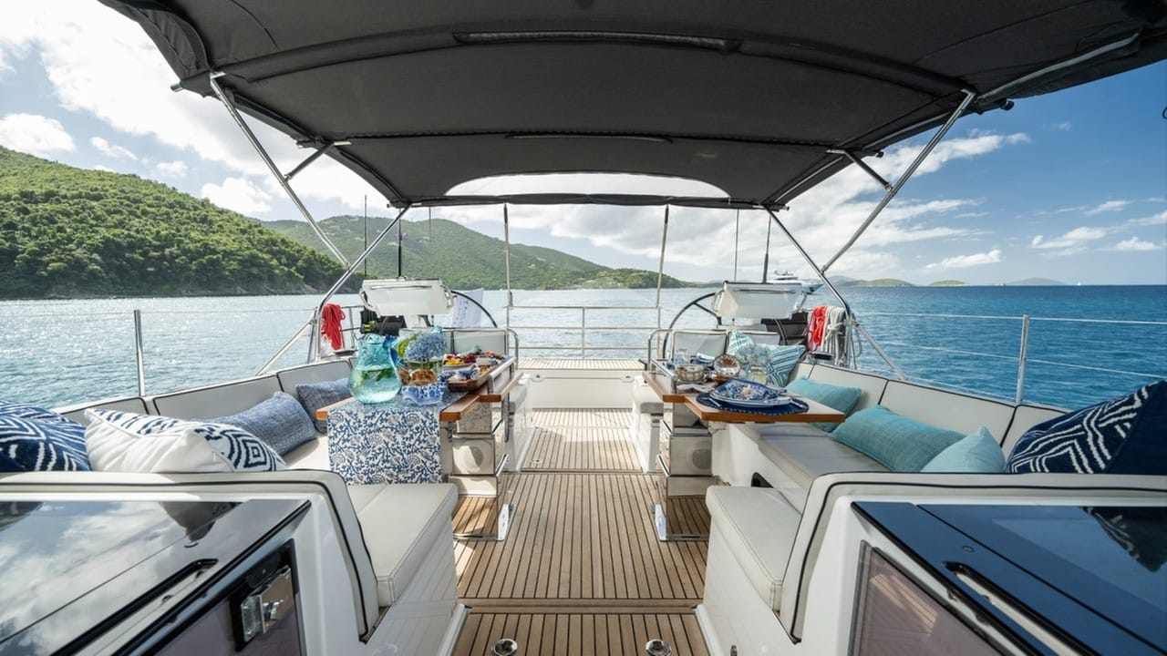 Twin cockpit tables that convert to lounging space