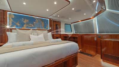 Full beam master stateroom