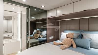Guest cabin