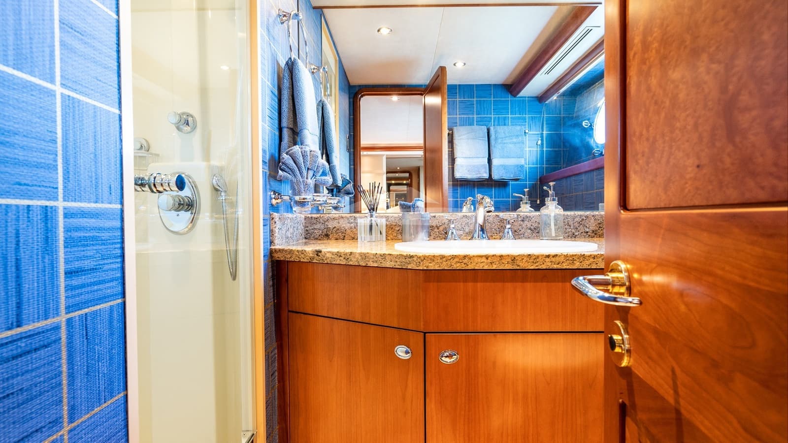 SLEEPOVER, photo from the yacht portfolio 16