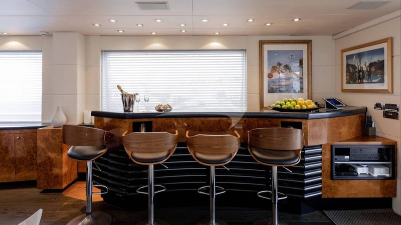 Salon Bar