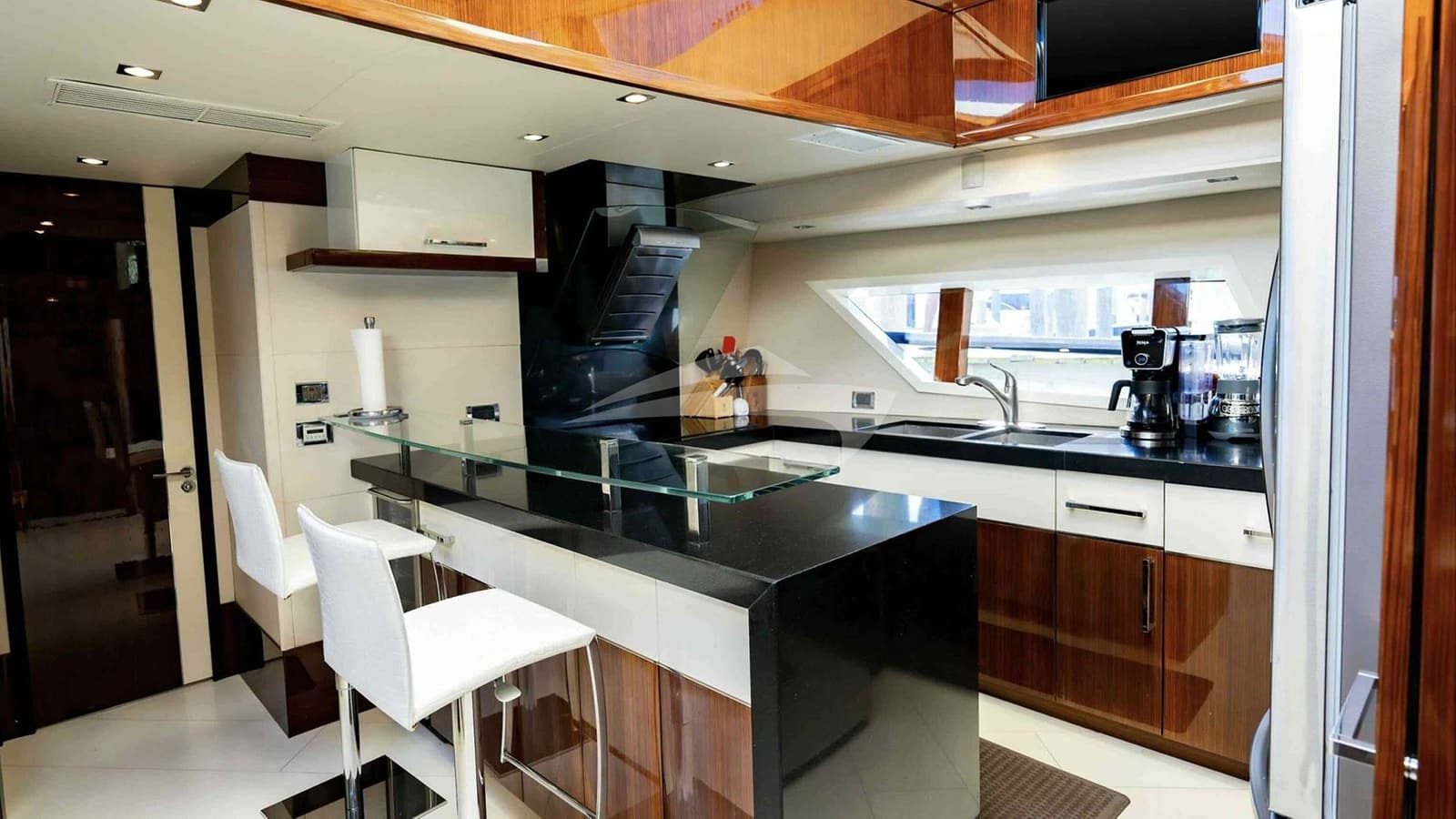 NEW LIFE, photo from the yacht portfolio 3