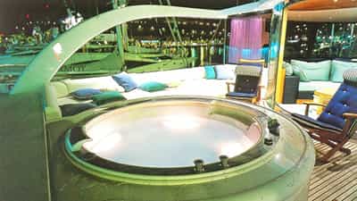 Jacuzzi / Sun Deck