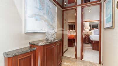 Westport 112 NAUTI N NICE-073