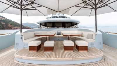Upper foredeck