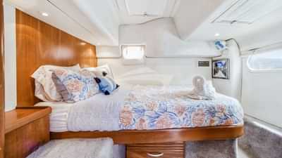 Aft port guest queen