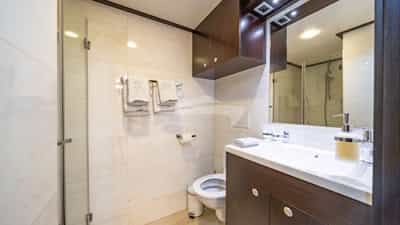 Marilyn twin cabin ensuite